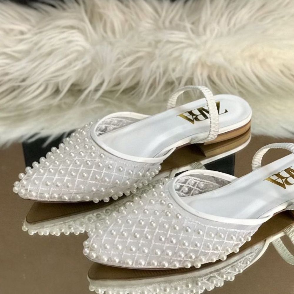 Royal Artisan Embroidered Flats – Premium Handcrafted Khussa